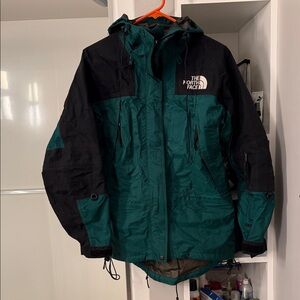 Vintage North Face Green and Black Gortex Ski Snowboard Jacket